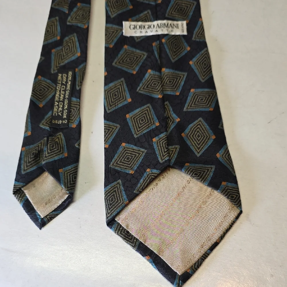 Giorgio‎ Armani Black Blue Gold Diamond Pattern Tie 100% Silk Made In Italy